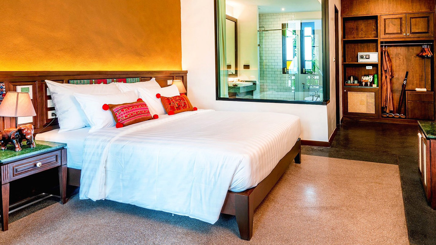 Grand Deluxe with Balcony (Corner room)