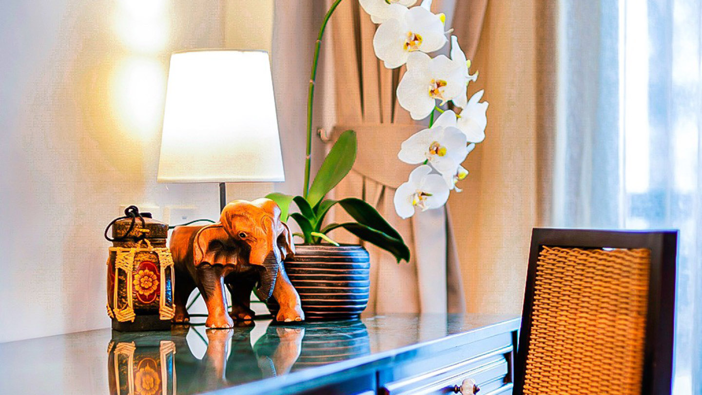 Grand Deluxe with Balcony (Corner room)